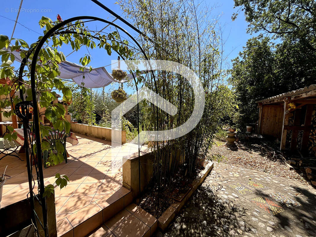 Maison à GREOUX-LES-BAINS