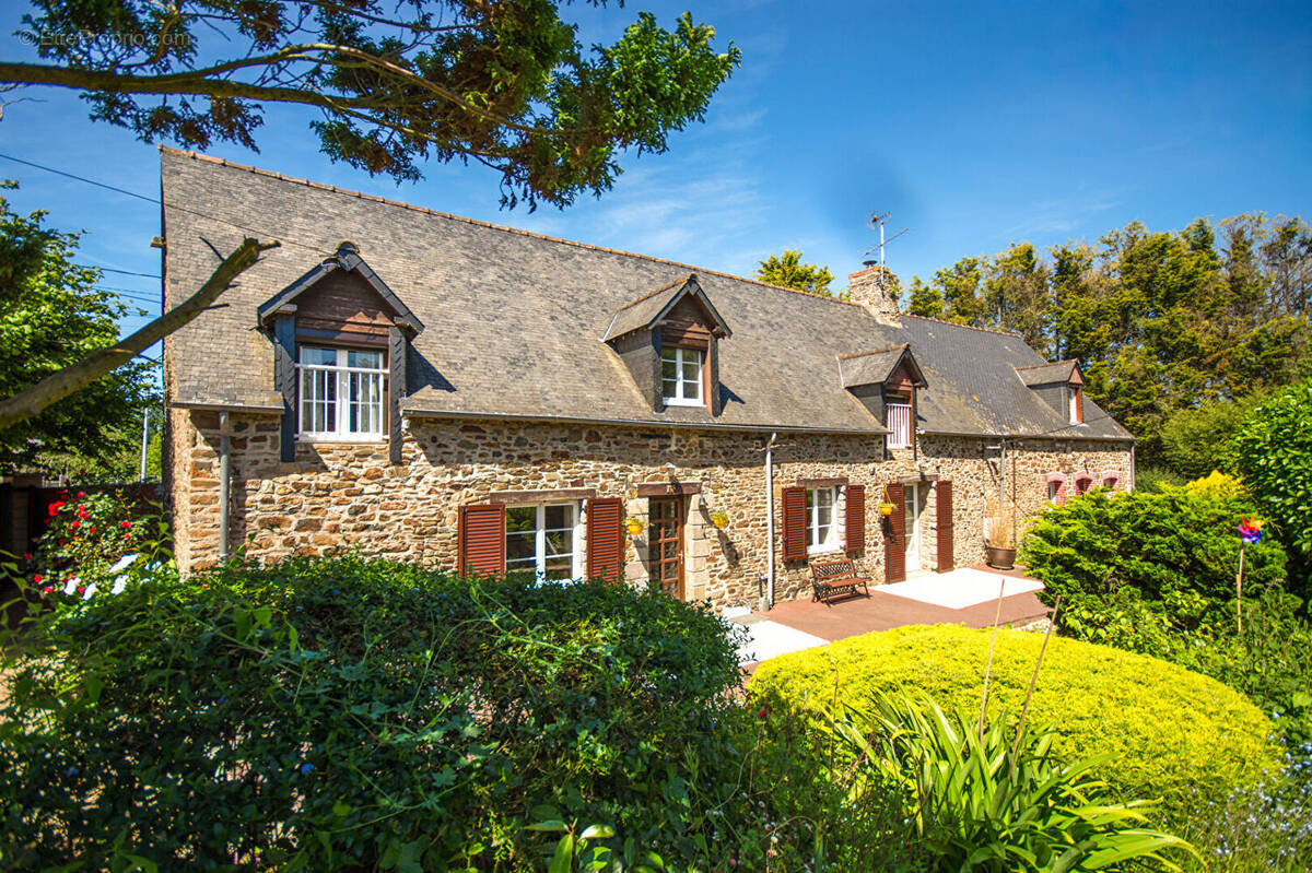 Maison à MINIAC-MORVAN