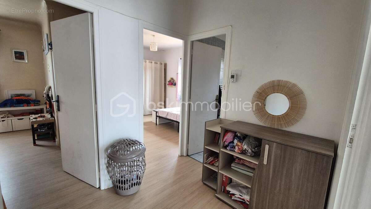 A vendre maison de ville de 129m² trois faces sur terrain de 438m² a elne - centre ville - proche de tous les commerces des ecol - photo 13