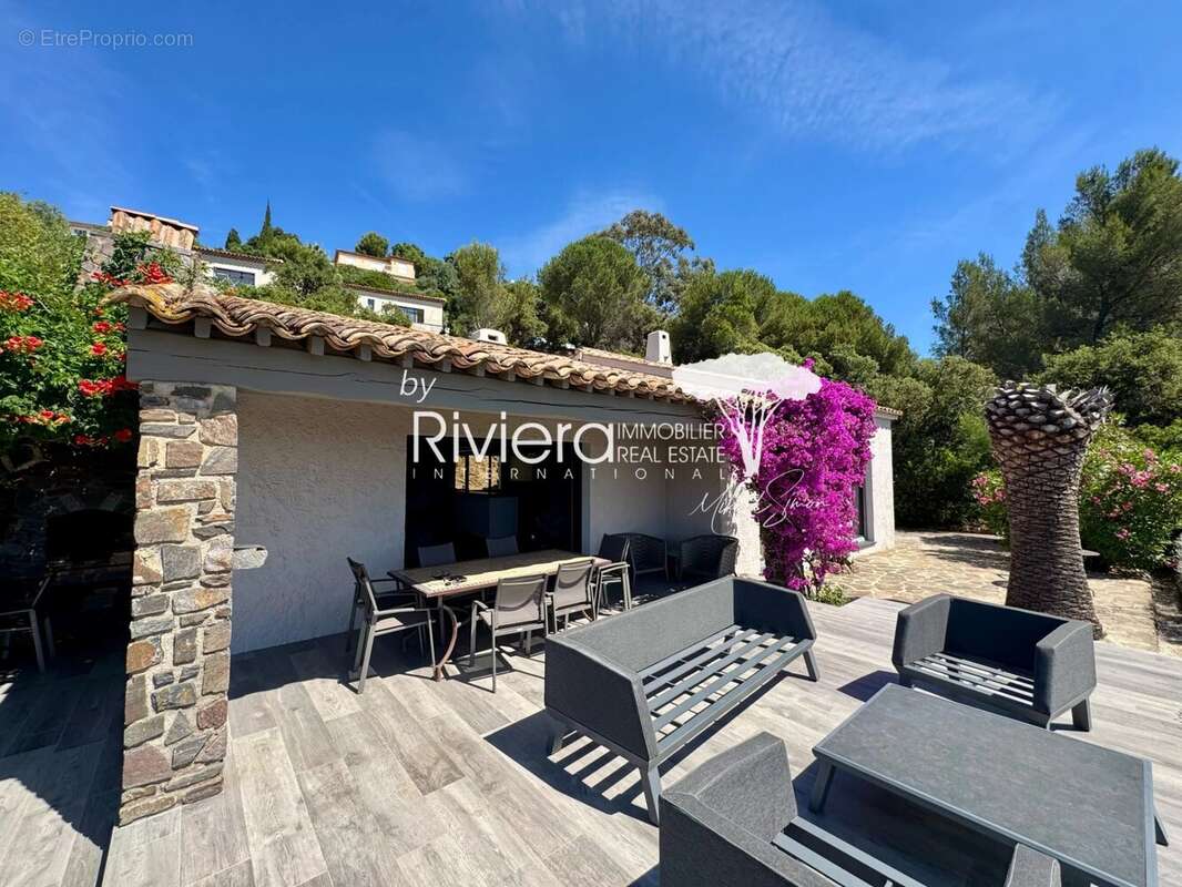 La croix-valmer - villa rénovée avec vue mer & piscine - photo 4