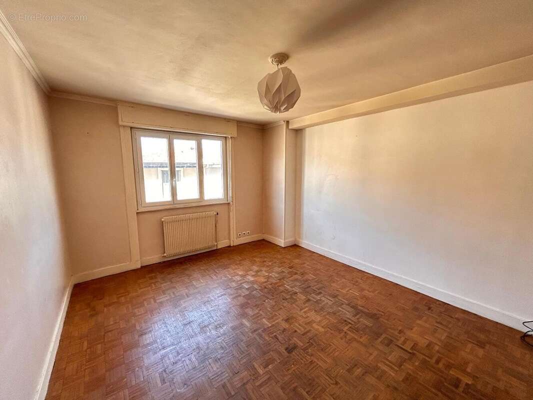   - Appartement à LYON-3E
