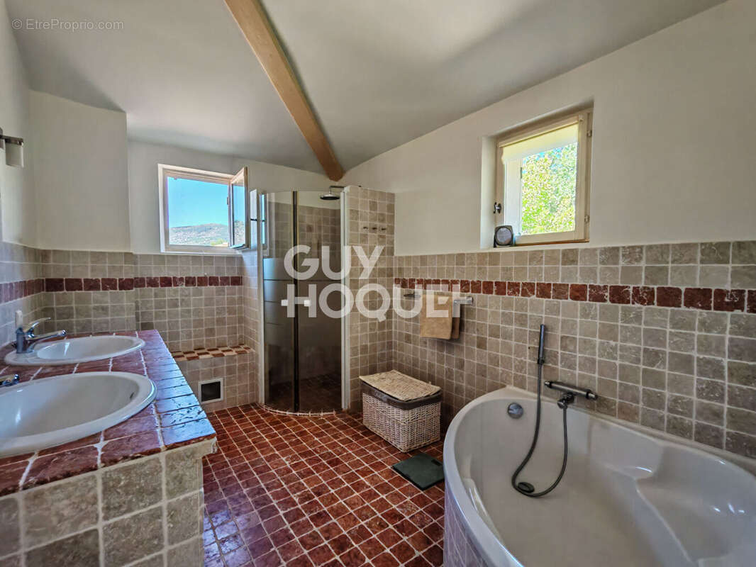 Maison à MONTBRUN-LES-BAINS