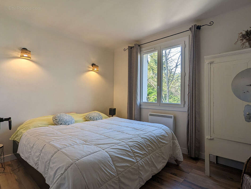 VILLECROZE,   propriété sur 4.2 hectares, bastide de charme, poolhouse, piscine, bassin, cabanon et oliveraie. - photo 8