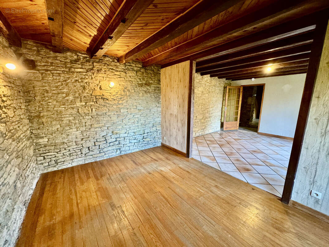 Maison à VILLERSEXEL