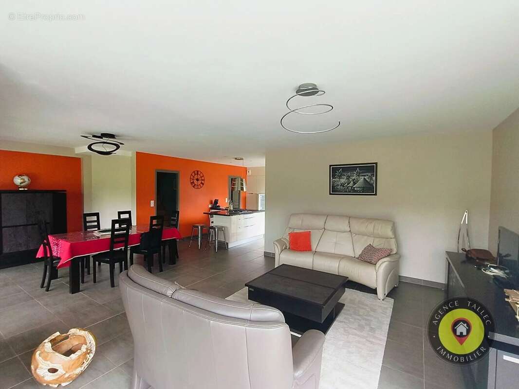 Maison à PLOUER-SUR-RANCE