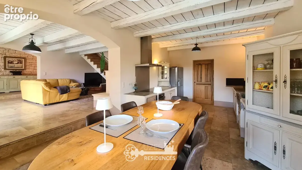 Vallée de la Cèze, magnifique maison en pierre de 213 m2 avec piscine à débordement et vues - photo 7