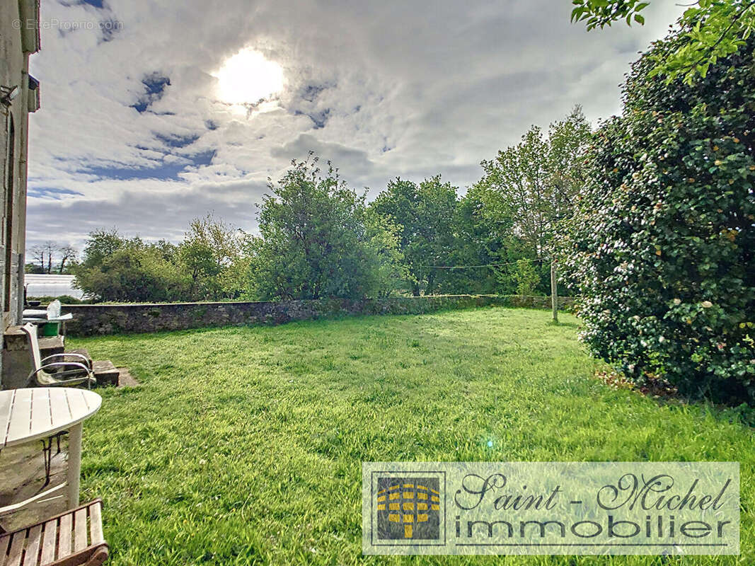 Maison à SAINT-THURIEN