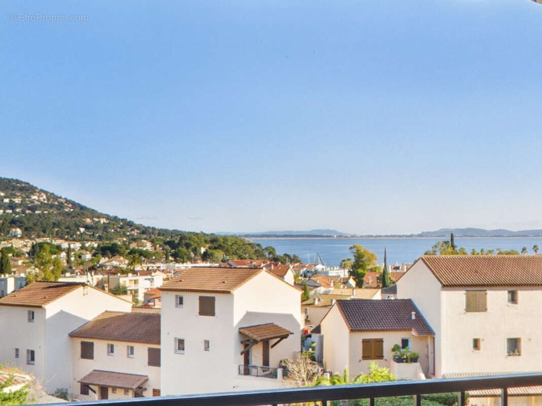 Appartement à CARQUEIRANNE