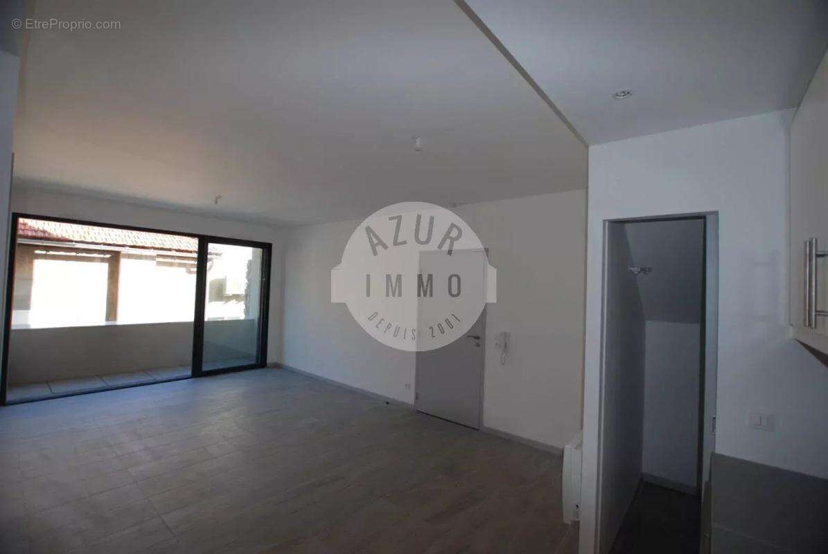 Appartement à ROQUEVAIRE