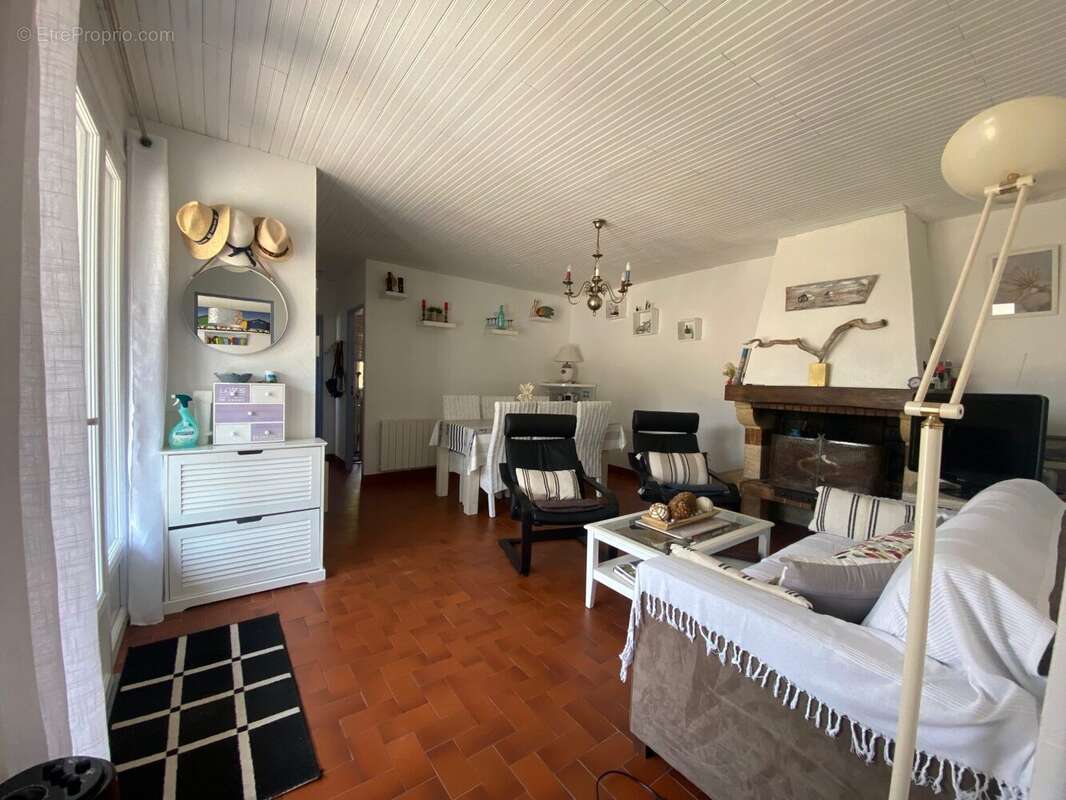 Maison à ARES