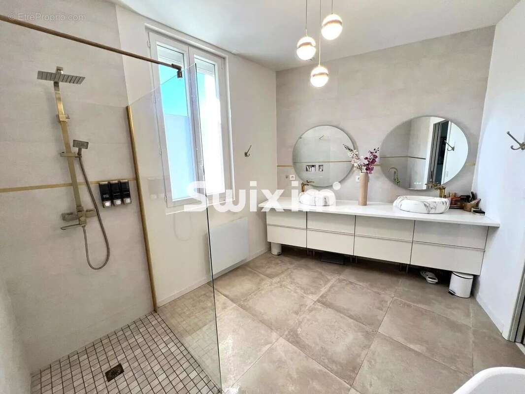 Maison à LONS-LE-SAUNIER