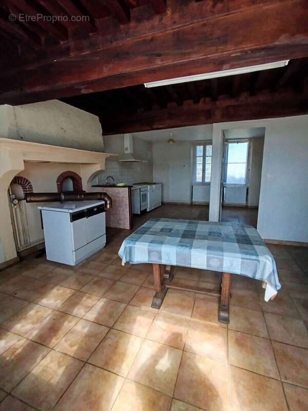 Maison à CUSSY-EN-MORVAN