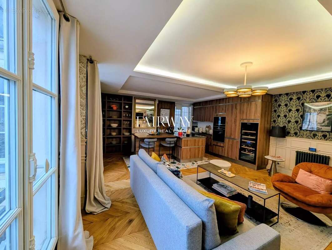 Appartement à PARIS-8E