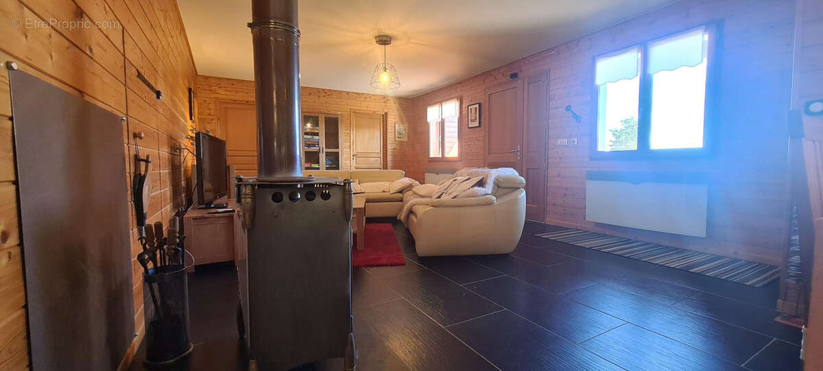 Maison à LE CHAMBON-SUR-LIGNON