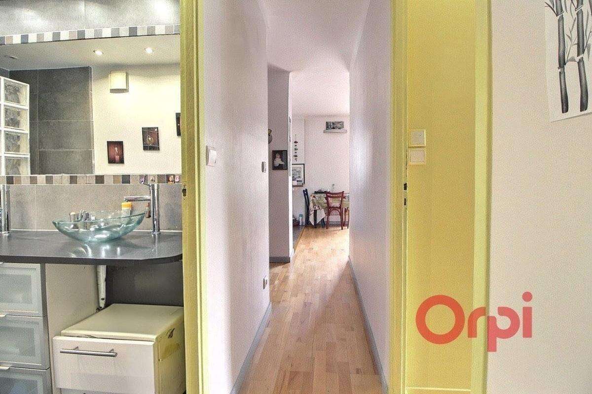 Appartement à MARSEILLE-7E