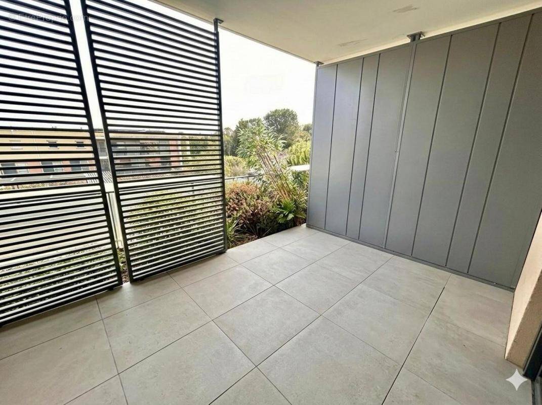 Appartement à ROQUEBRUNE-SUR-ARGENS