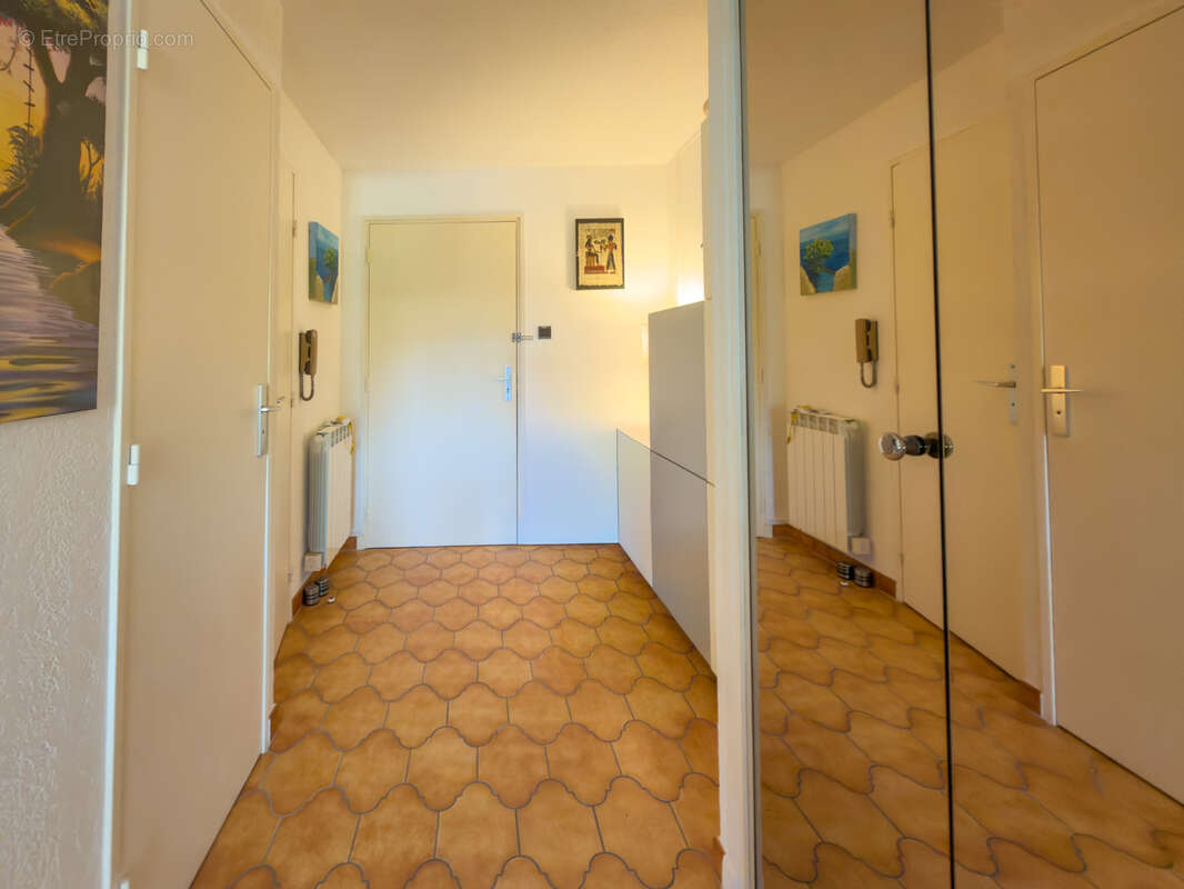 Appartement à LA LONDE-LES-MAURES