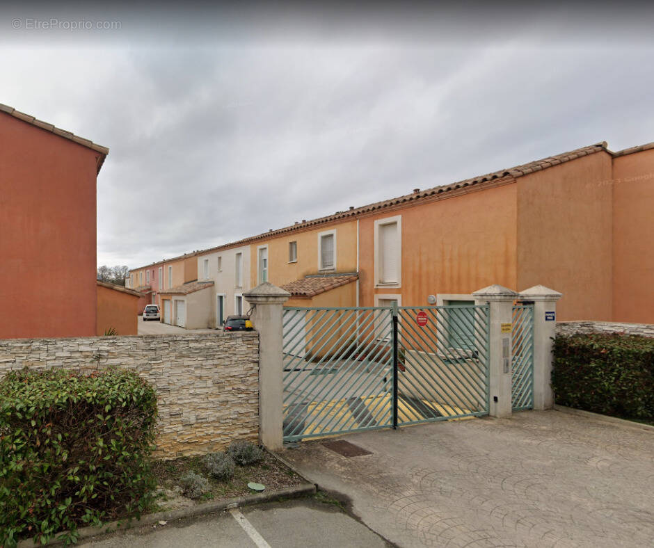 Maison à LEZAN