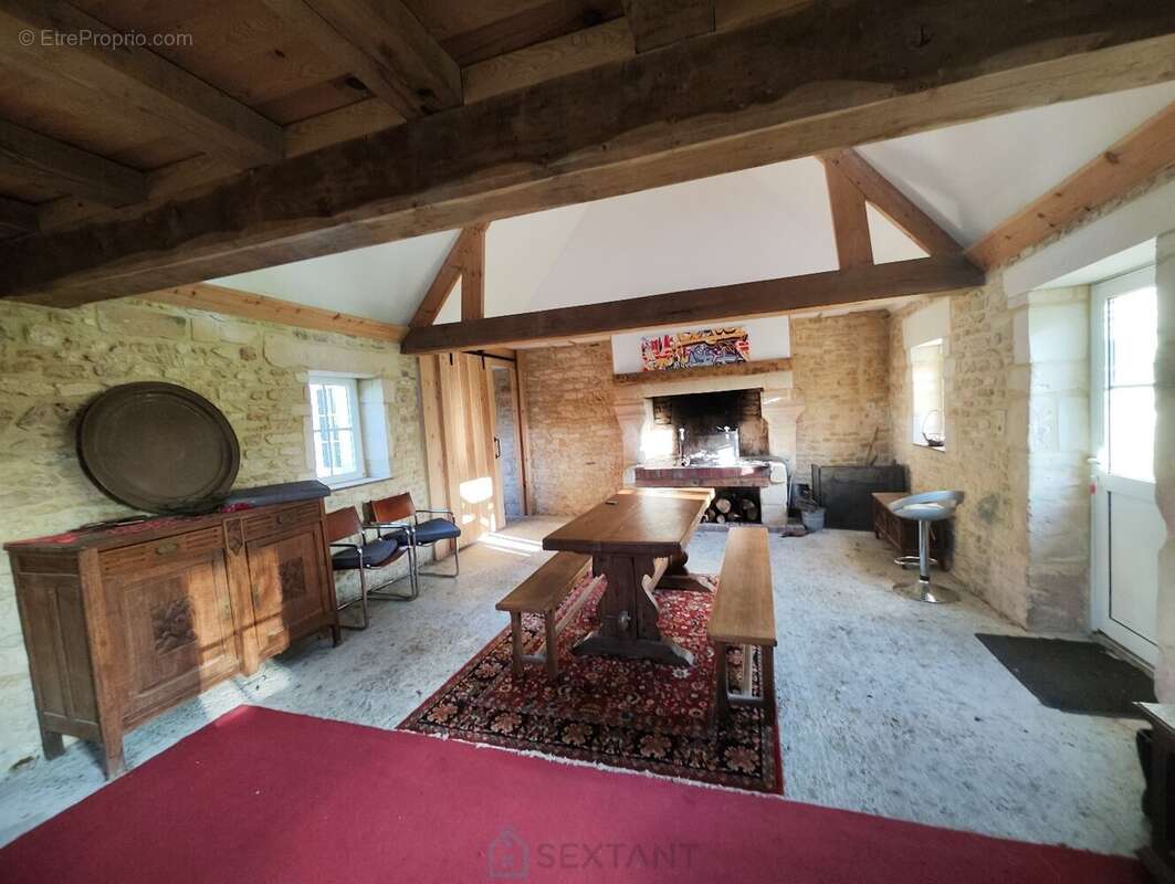Maison à SAINT-PIERRE-SUR-DIVES