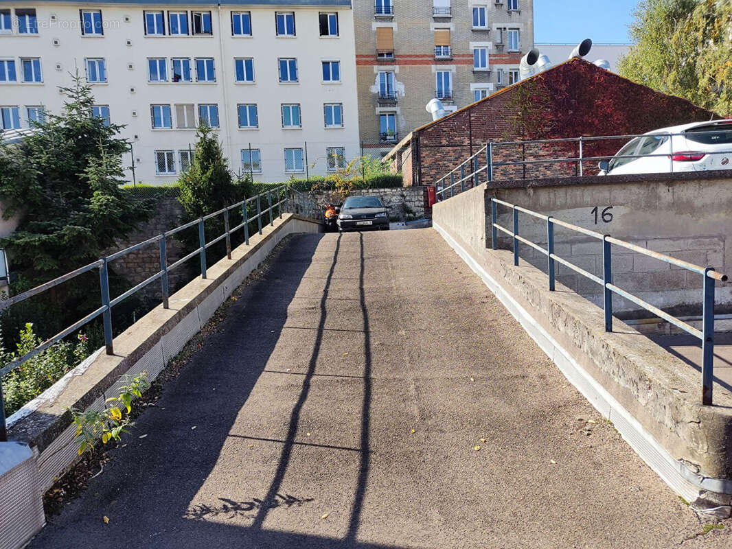 Parking à PARIS-13E