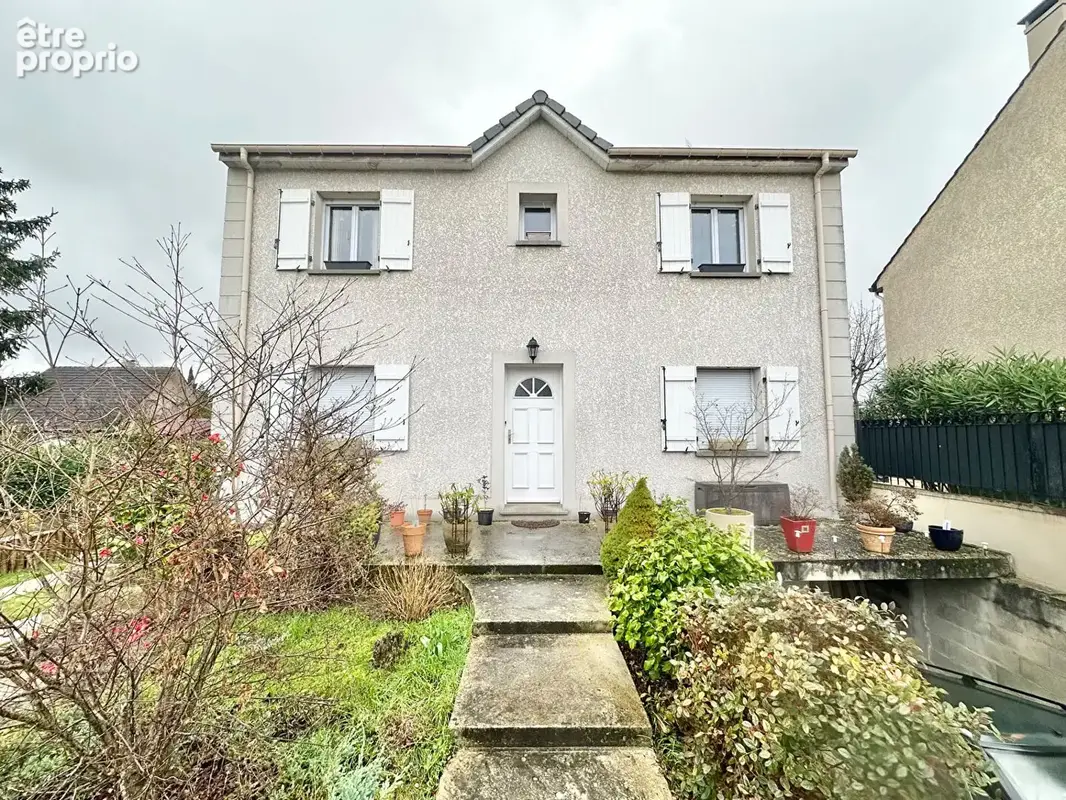 Maison à SARTROUVILLE