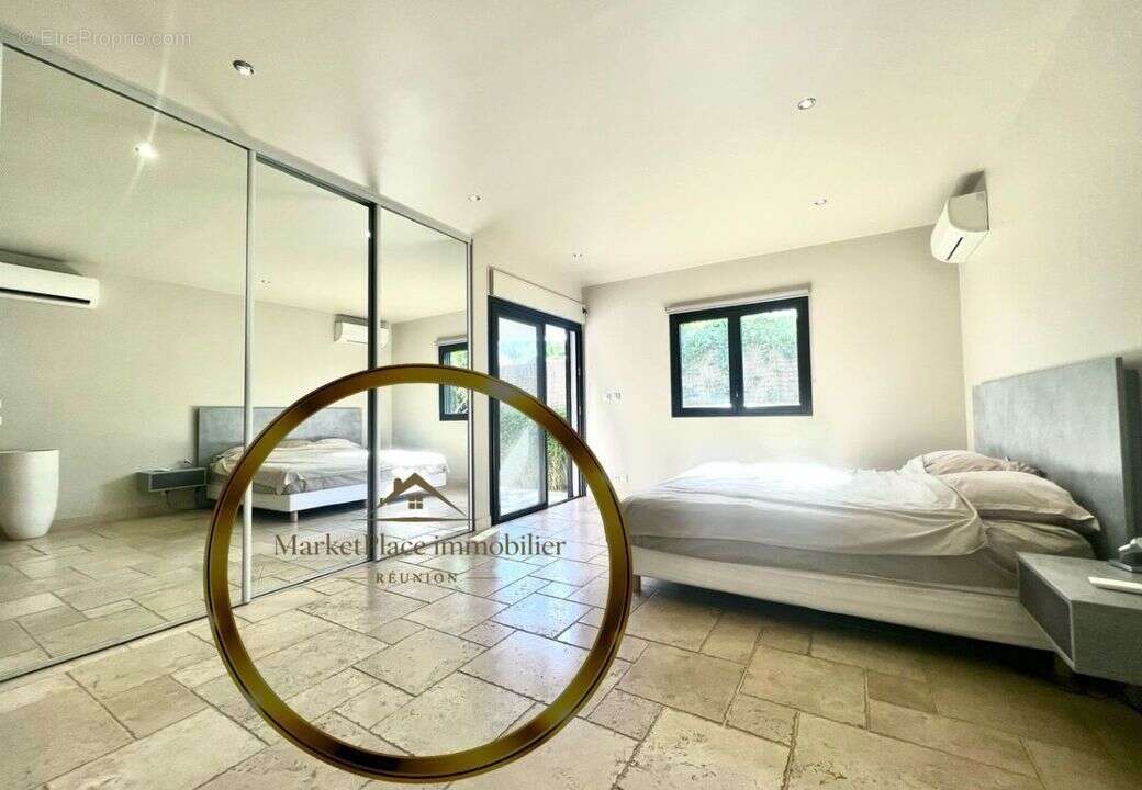 salon ouvert vers l'extérieur - Maison à SAINT-PAUL