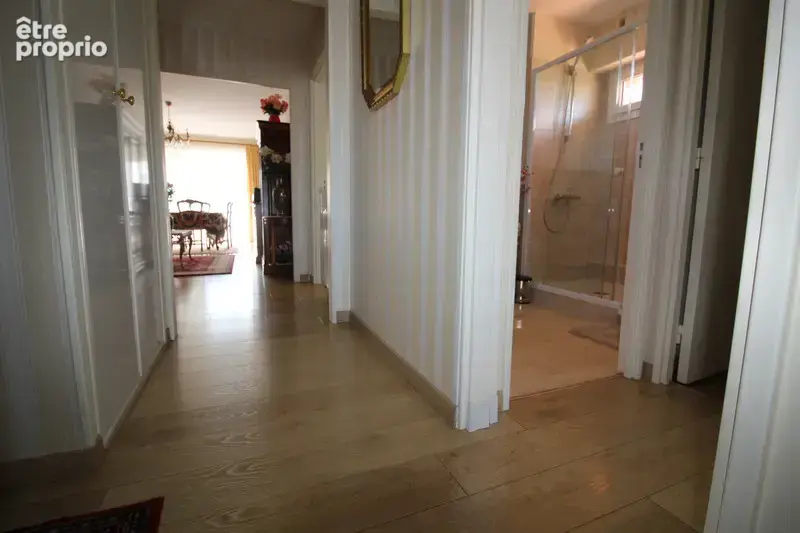 Appartement avec ASCENCEUR à vendre avec 3 CHAMBRES et 5 pièces LA ROCHE SUR YON (85) - photo 4