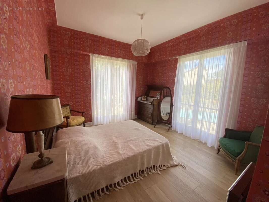 Maison à BERRE-LES-ALPES