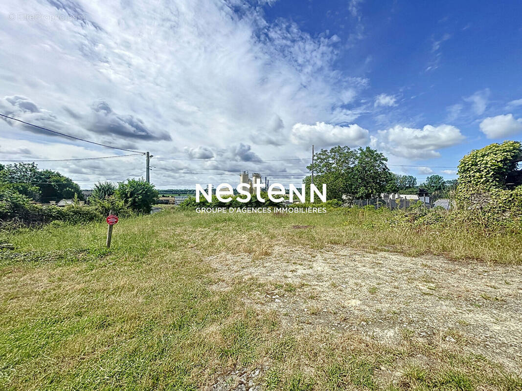 Terrain à MONTLOUIS-SUR-LOIRE