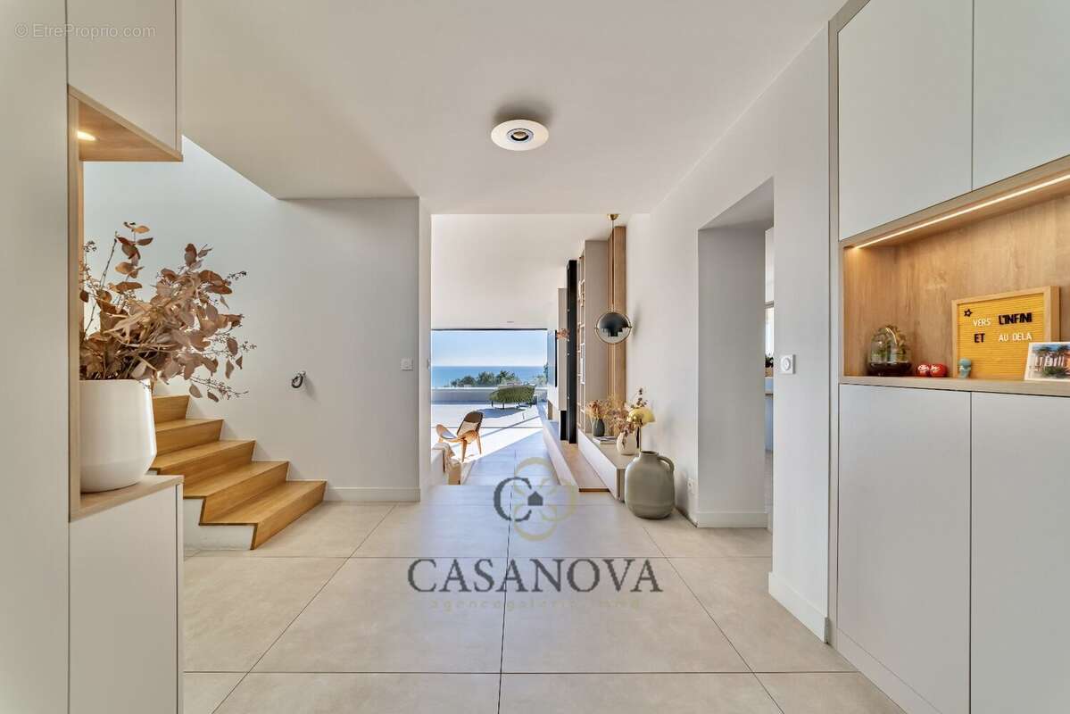 Villa contemporaine vue mer avec piscine et appartement indépendant à Sète Mont Saint-Clair - photo 5