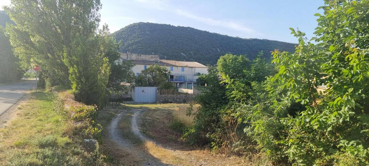 Maison à ROCHEMAURE