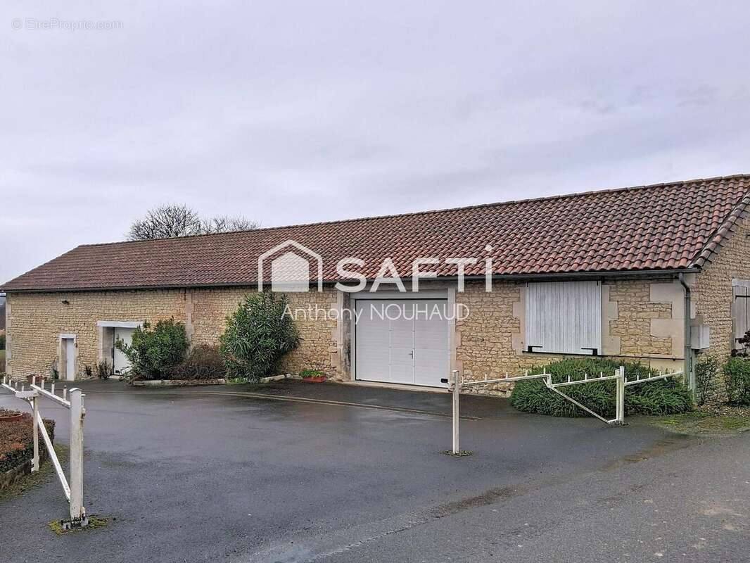 Maison 170 m² à Arthenac  - photo 5