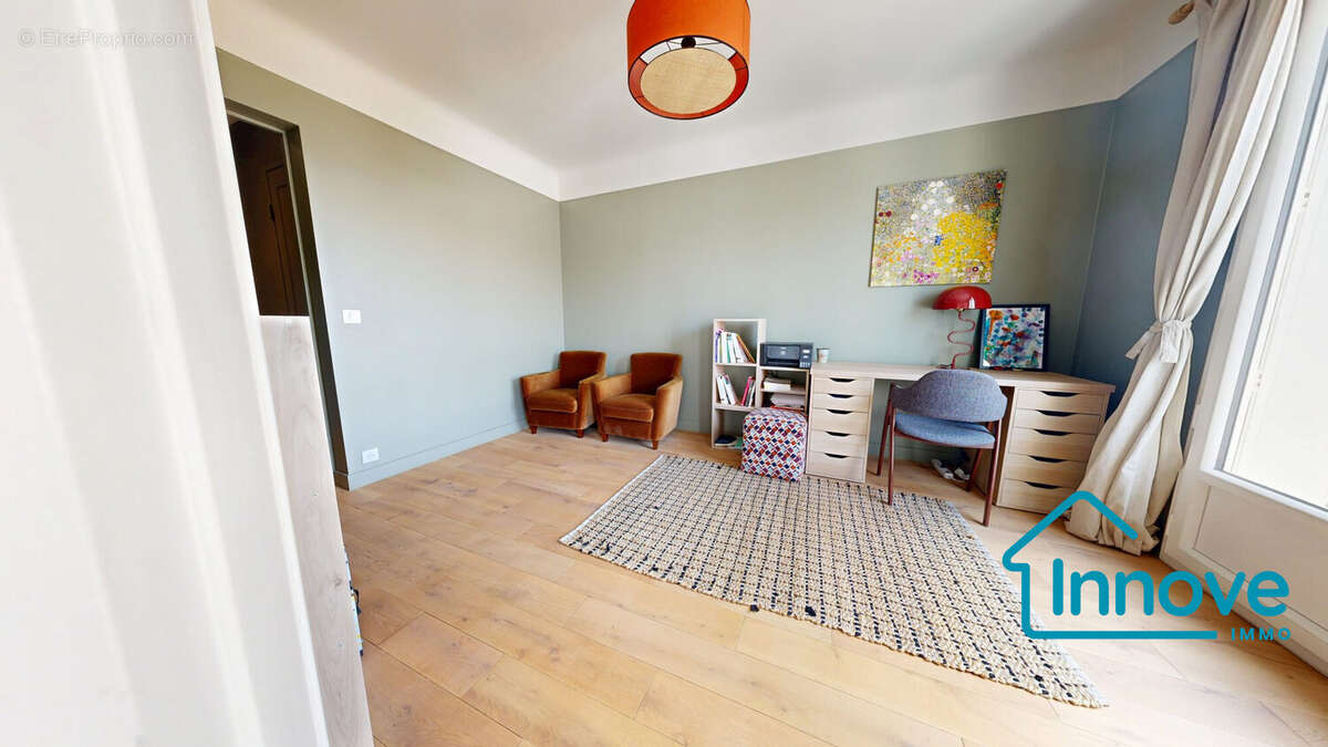 Appartement 137 m² à Versailles  - photo 4