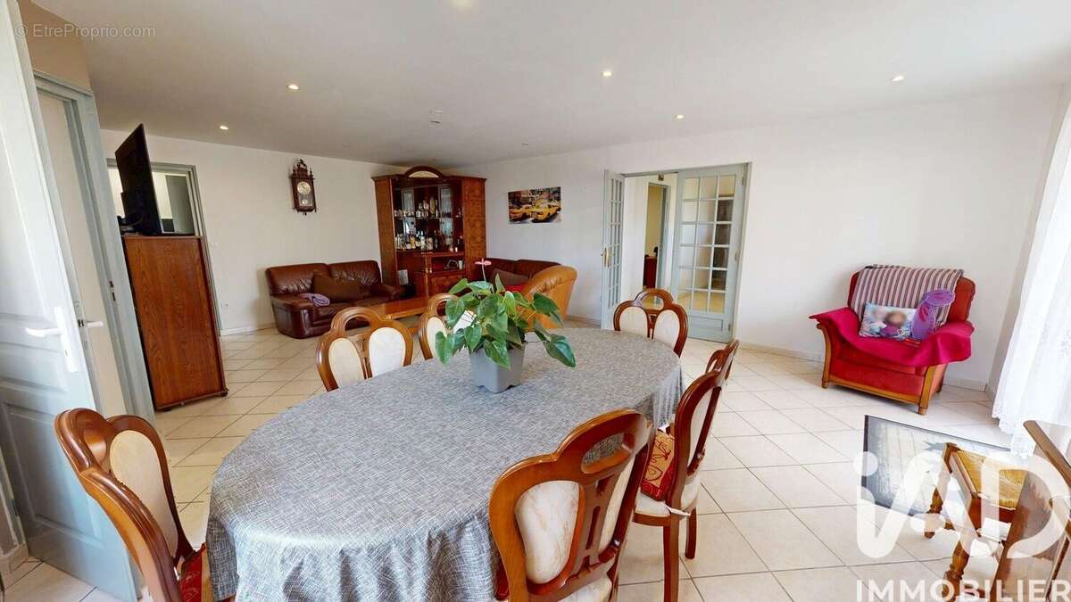 Photo 2 - Maison à DAMMARIE-LES-LYS