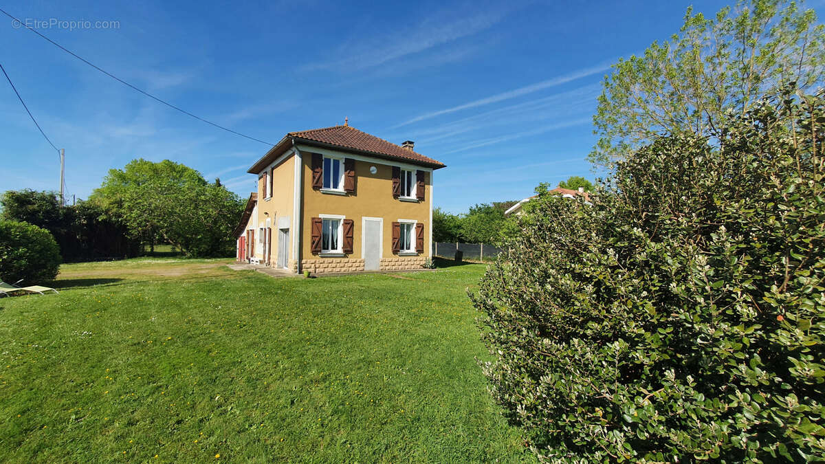 Maison à HAGETMAU