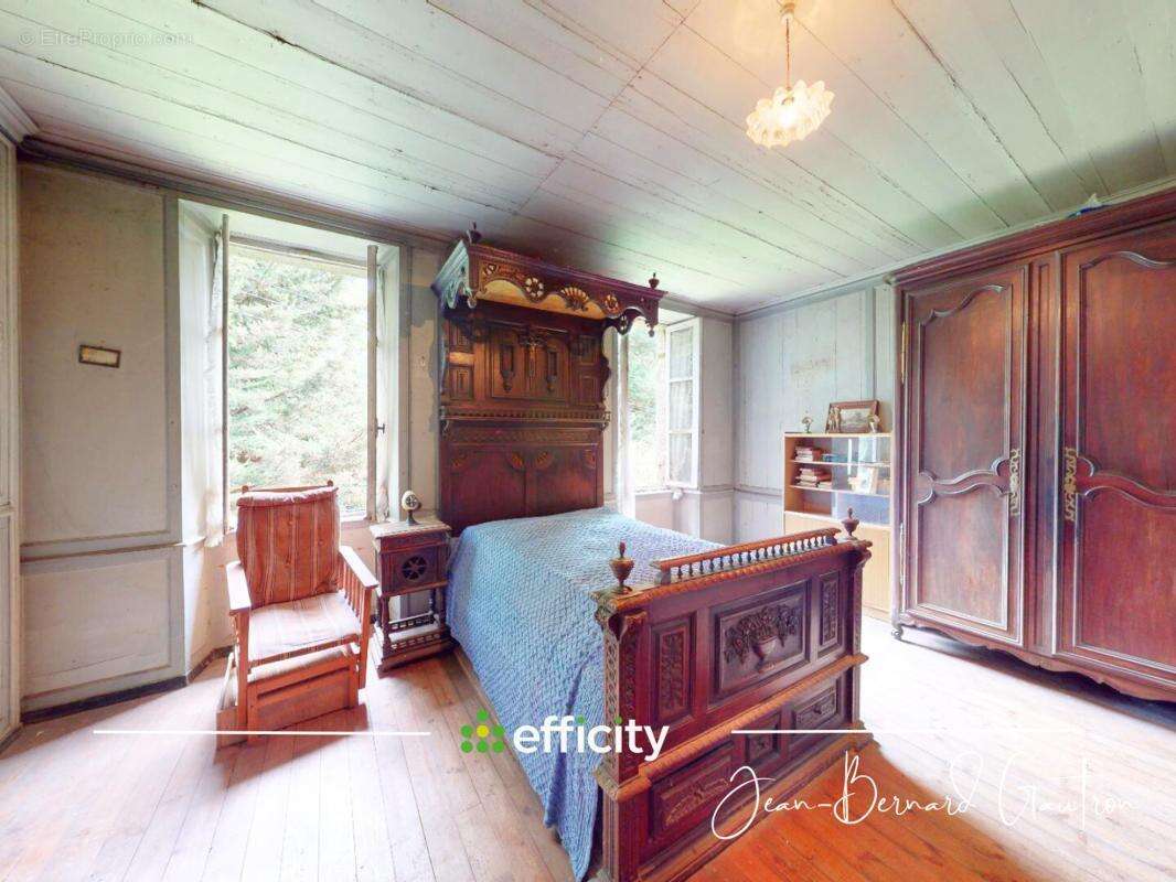 Maison à SAINT-HERNIN