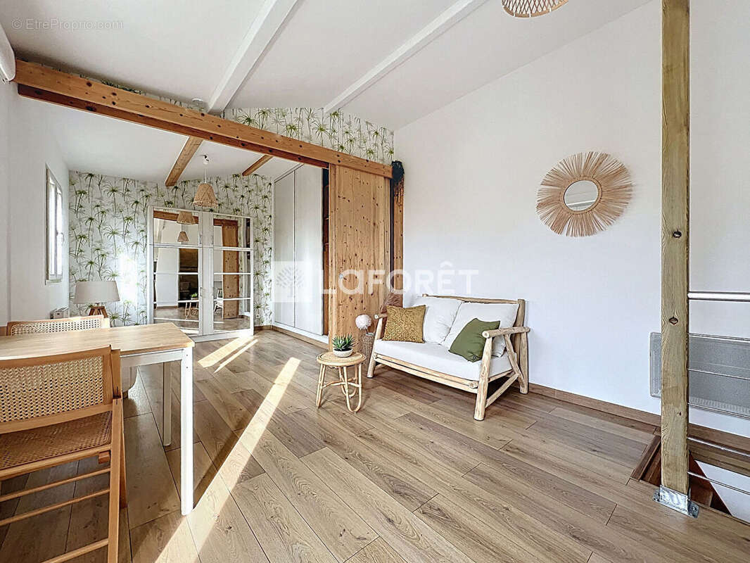 Appartement à ROQUEVAIRE