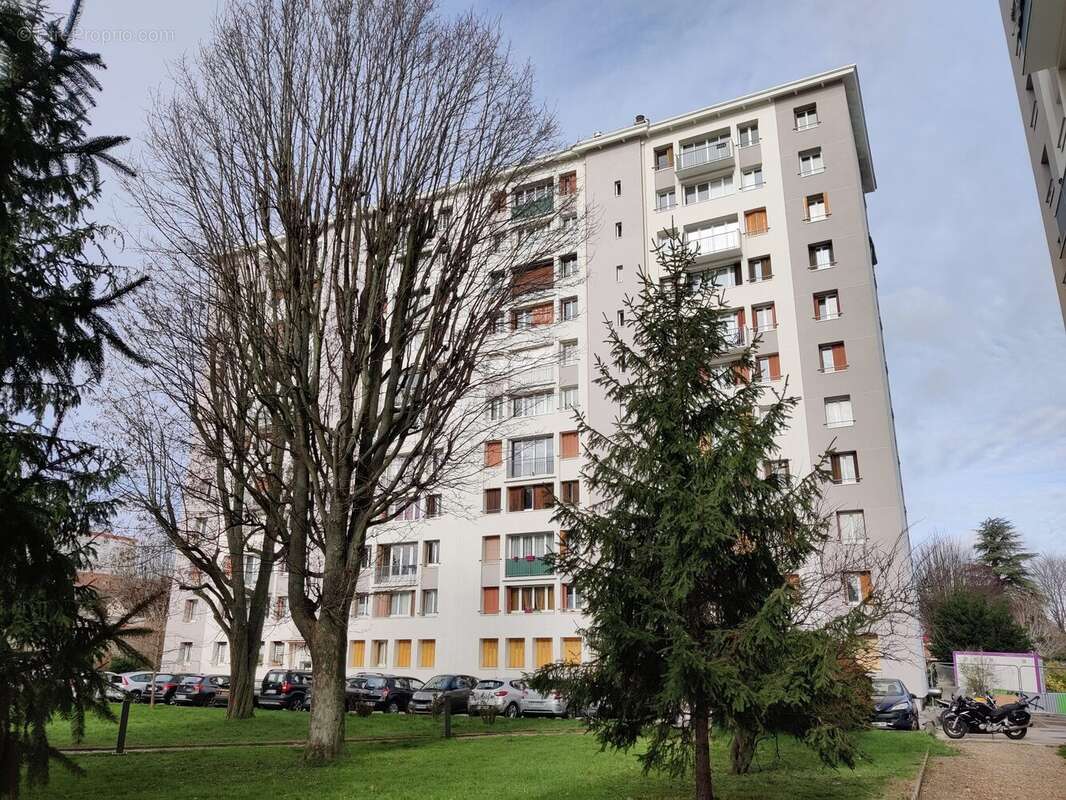 Appartement à VITRY-SUR-SEINE
