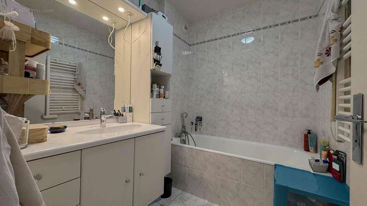 n°6 - Appartement à SAINT-EGREVE