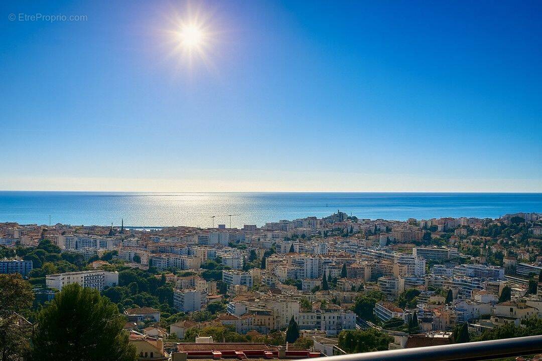 Appartement à LE CANNET