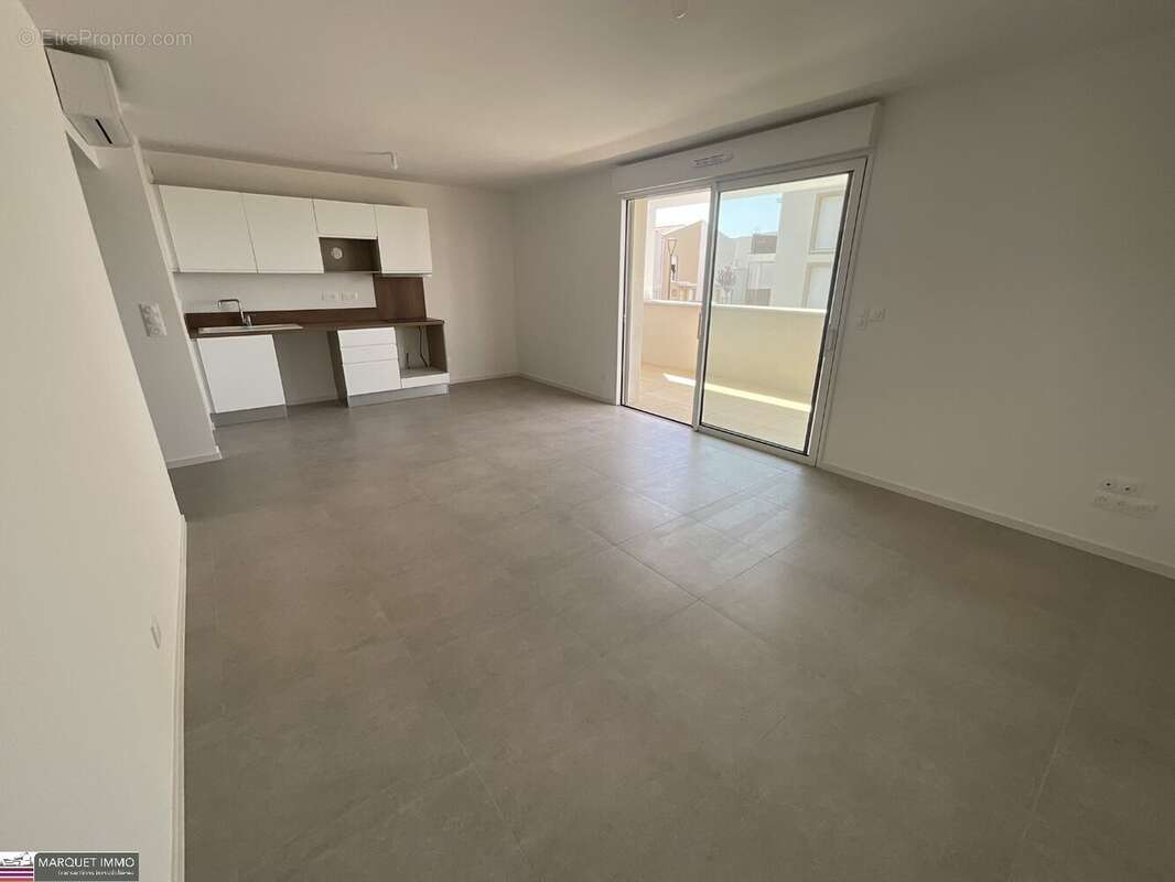 Appartement à SAUVIAN