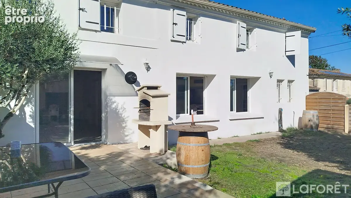 Maison Pugnac 8 pièce(s) 190 m2 - photo 1