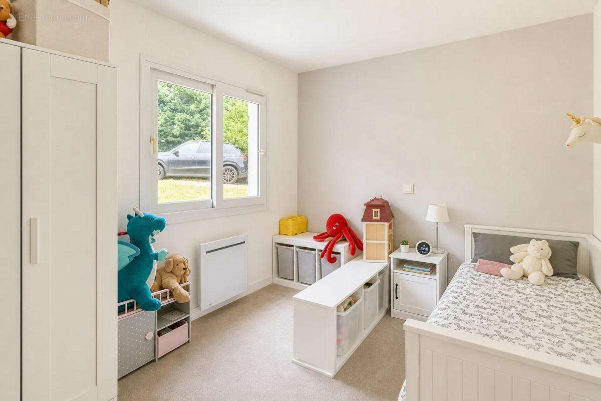 Maison de 8 pièces de 210 m² à Saint-Cyr-sur-le-Rhône - photo 14