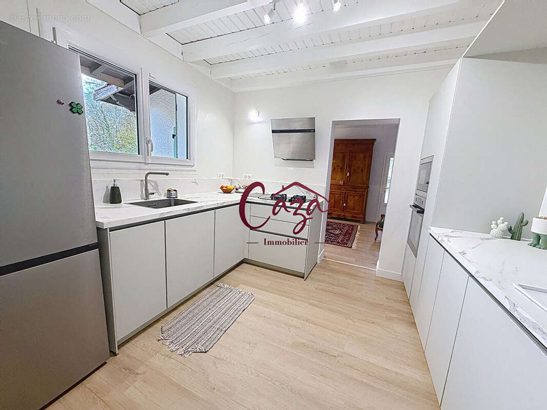 Maison à FARGUES-SAINT-HILAIRE