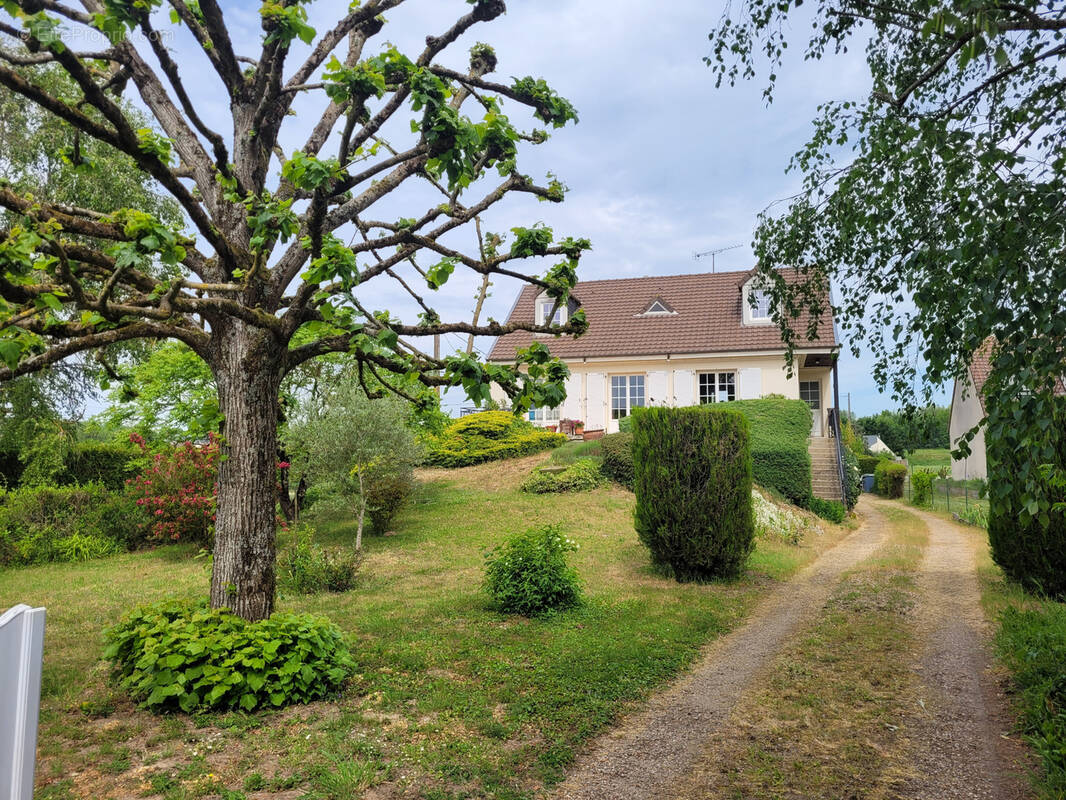 Maison à BERTHENAY