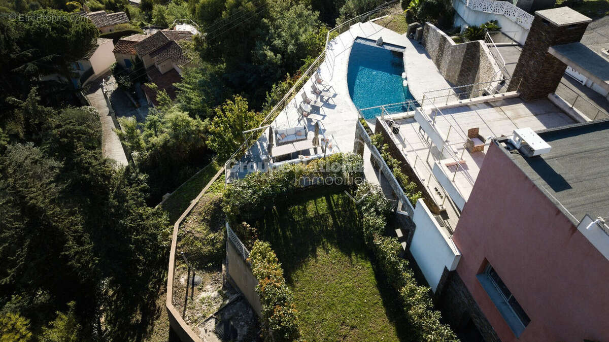 Maison à MANDELIEU-LA-NAPOULE