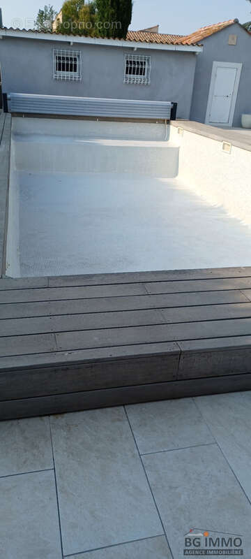 Villa F6/7 sur 1554 m2 de terrain avec garage et piscine - photo 13