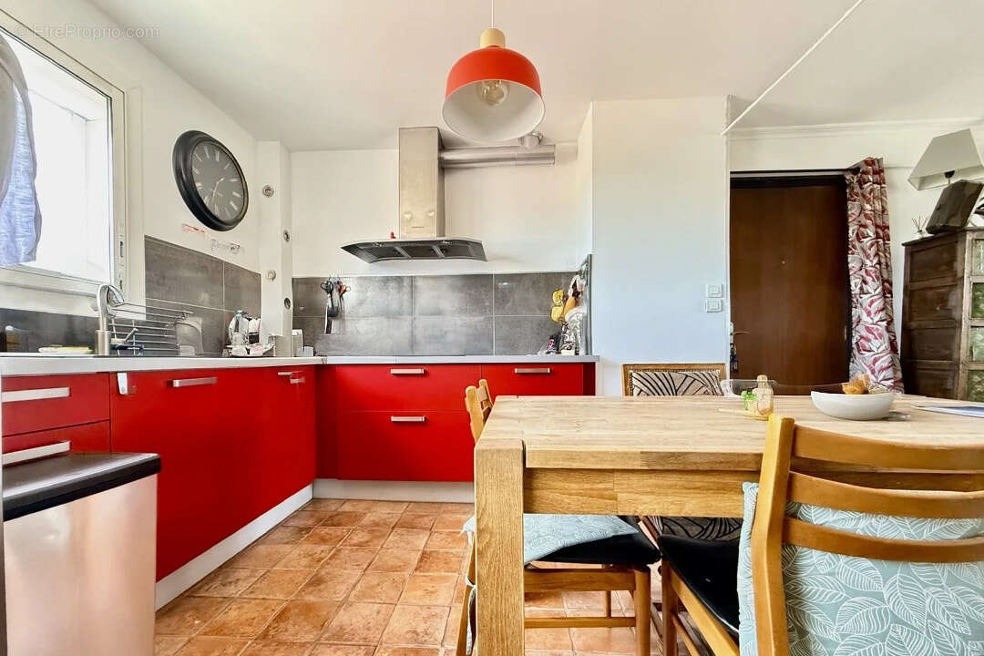 Appartement à SIX-FOURS-LES-PLAGES
