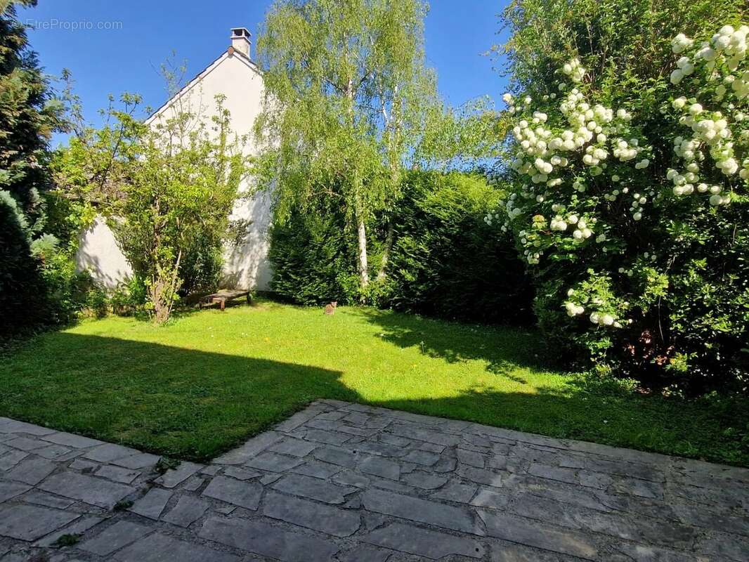 Maison à CHATEAUFORT