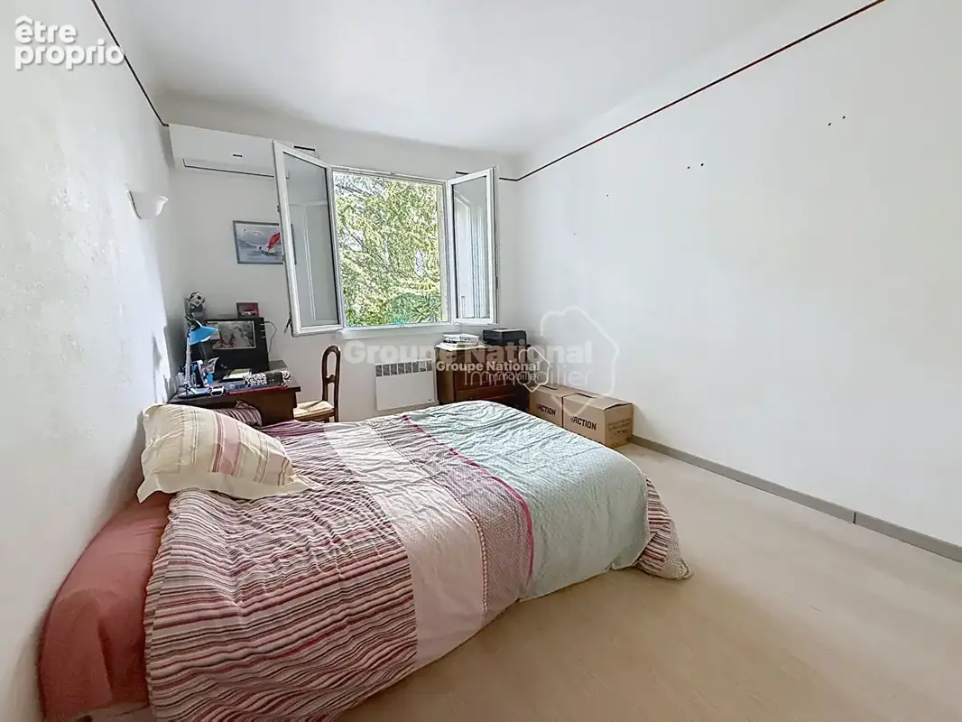 Maison familiale de plain-pied avec garage sur terrain de 802 m² - photo 6